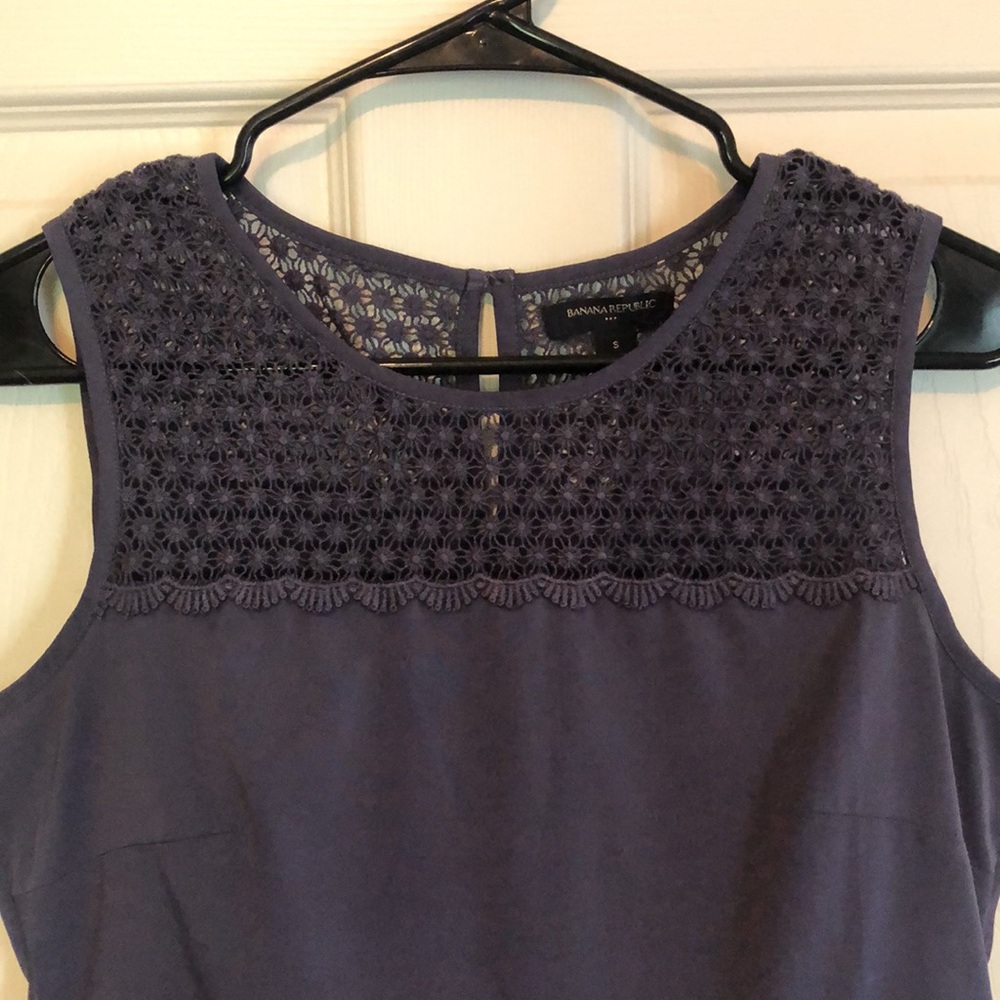BANANA REPUBLIC Purple Sleeveless Tank Embroidered Scalloped Trim Women's Small